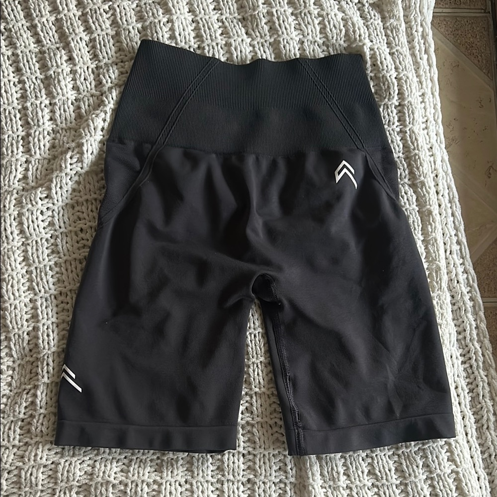 Oner Effortless Seamless Black Shorts